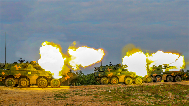 陸軍某旅組織實彈射擊訓練